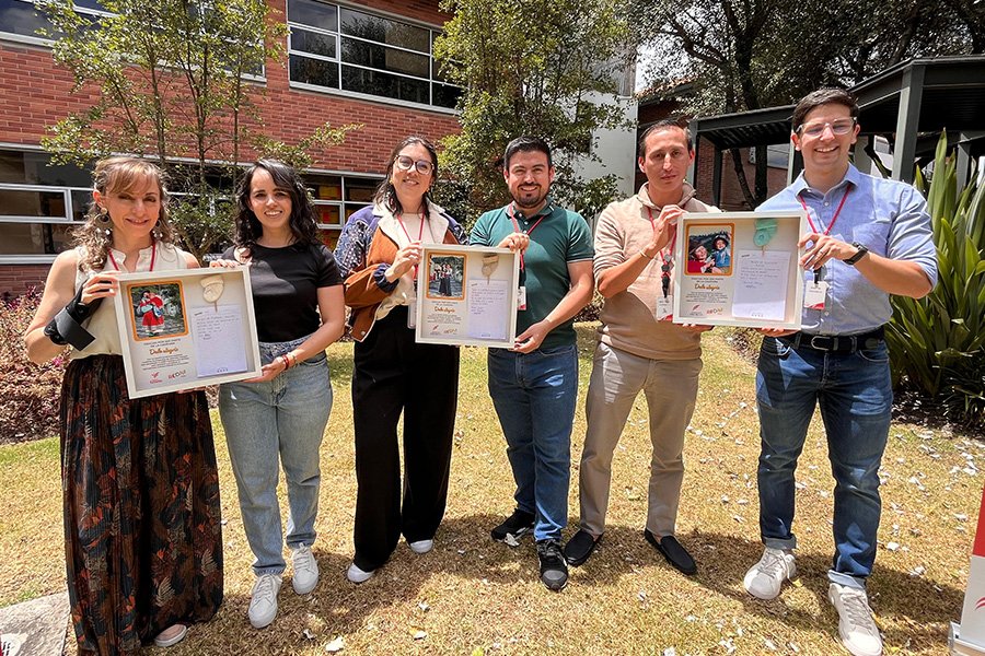 Corporación Favorita y Fundación Favorita fueron reconocidos por REDNI Corporación Favorita y Fundación Favorita fueron reconocidos por REDNI