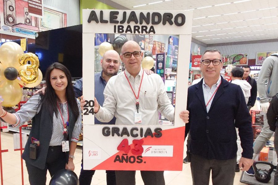 Rendimos homenaje a nuestros jubilados 2024 Rendimos homenaje a nuestros jubilados 2024