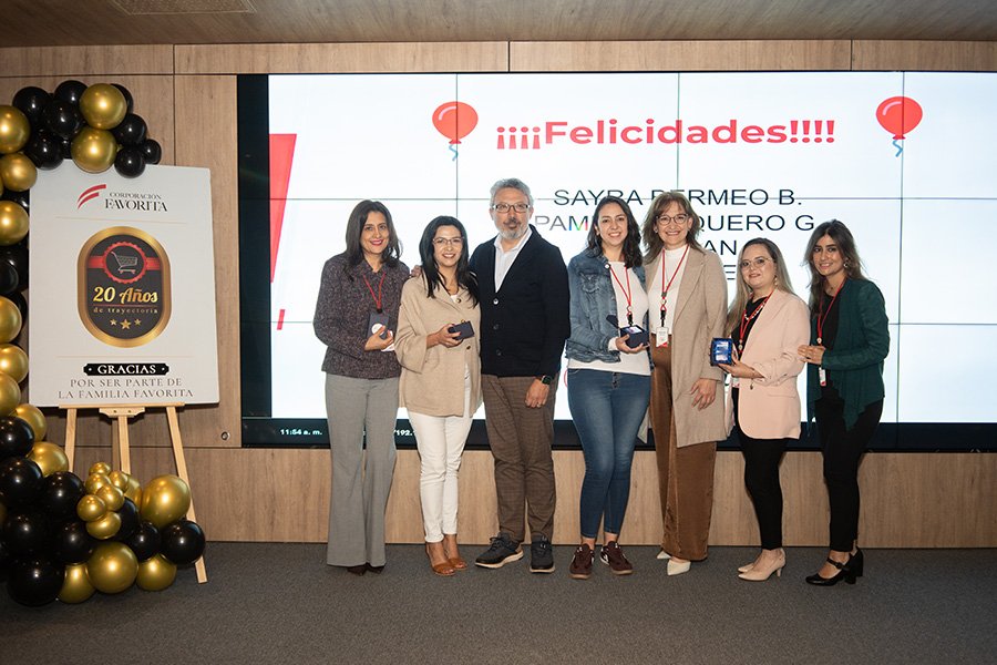 Corporación Favorita Celebra a 171 Colaboradores por 20 Años de Servicio Corporación Favorita Celebra a 171 Colaboradores por 20 Años de Servicio