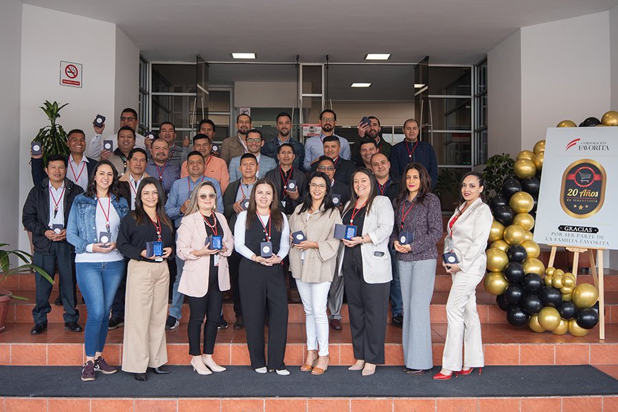 Corporación Favorita Celebra a 171 Colaboradores por 20 Años de Servicio Corporación Favorita Celebra a 171 Colaboradores por 20 Años de Servicio